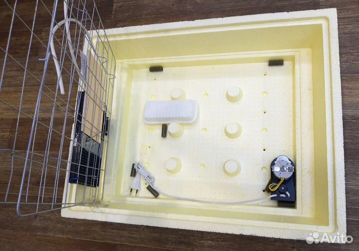 Инкубатор Золушка на 70 яиц Автомат 220В