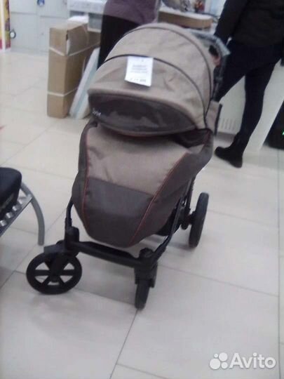 Прогулочная коляска