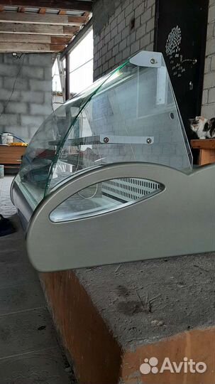 Холодильная витрина