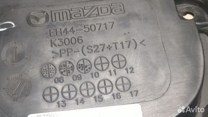 Решетка радиатора Mazda CX-7, 2010