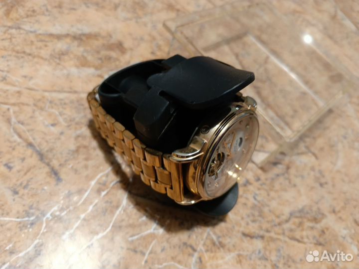 Шкатулка для часов с автоподзаводом