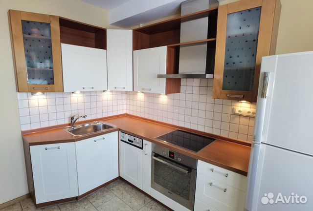 Кухонный гарнитур угловой со встроенной техникой купить в Санкт ...