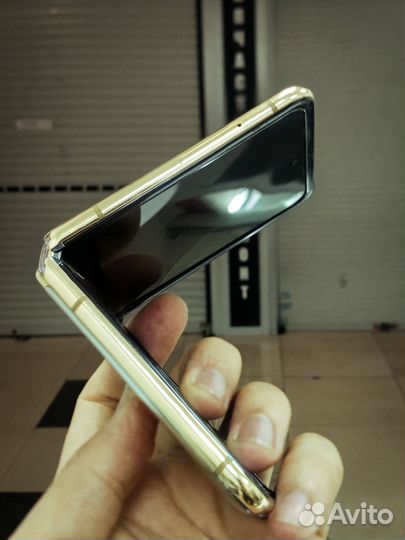 Samsung Galaxy Z Flip, 8/256 ГБ