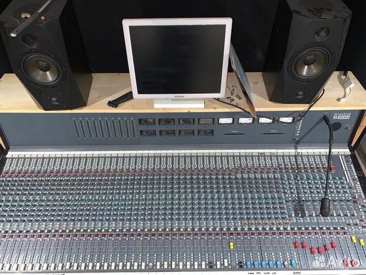 Трансформаторный Soundcraft b800