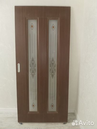 Двери межкомнатные с коробкой новые