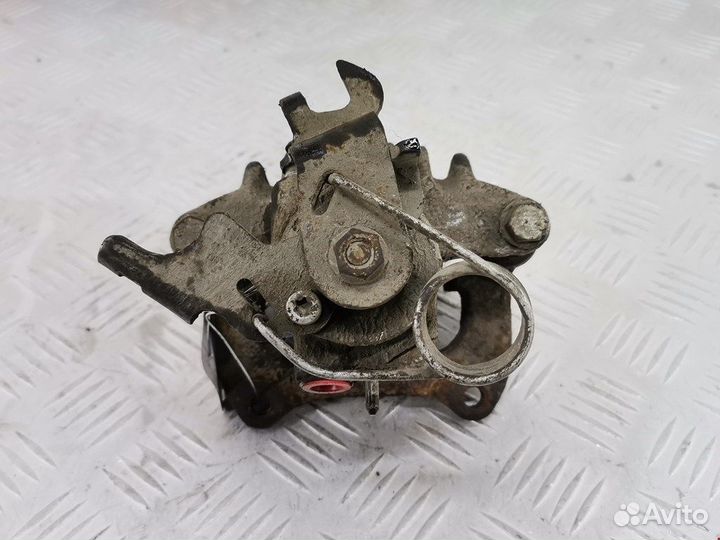 Суппорт задний правый для Audi A4 B5 8E0615424