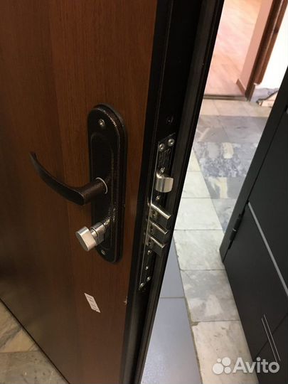 Дверь квартирная