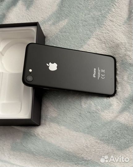 iPhone 8, 64 ГБ