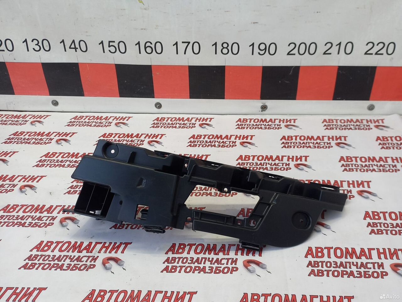 Кронштейн переднего бампера левый Jaguar F-pace