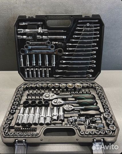 Набор инструментов для автомобиля