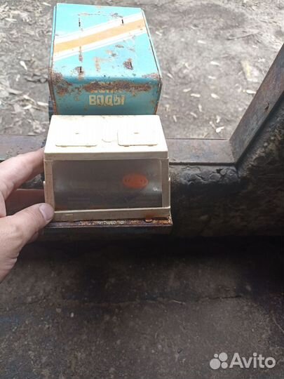 Советская игрушечная грузовая машинка