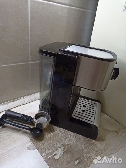 Кофеварка рожковая Vitek VT-1513 BK серебристая