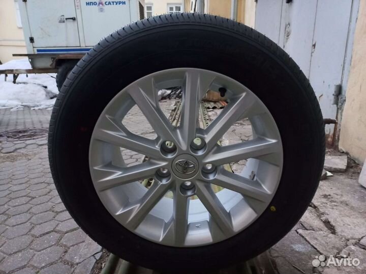 Michelin 215/60R16 на дисках Toyota к-т