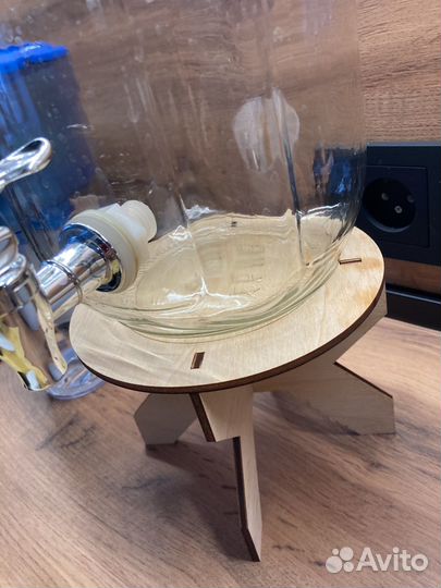 Банка с подставкой