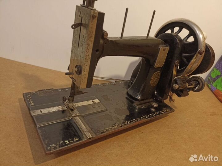 Швейная машинка старинная
