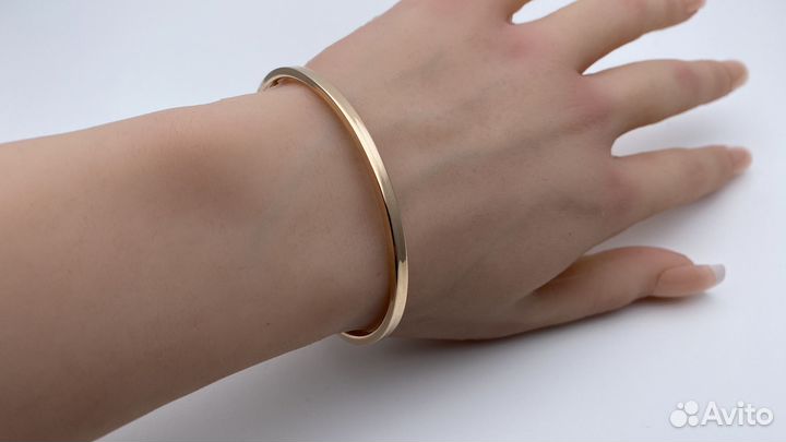 Жесткий золотой браслет 17,5