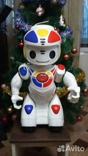 Робот Эмиглио интерактивный на пульте управления