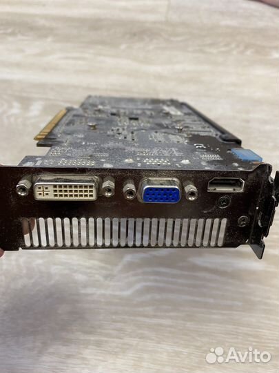 Видеокарта Asus GeForce GTX 550 ti