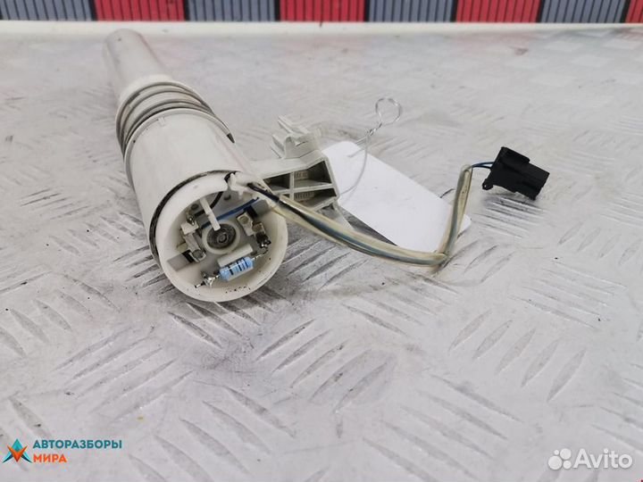 Датчик уровня топлива Volkswagen Phaeton 2008