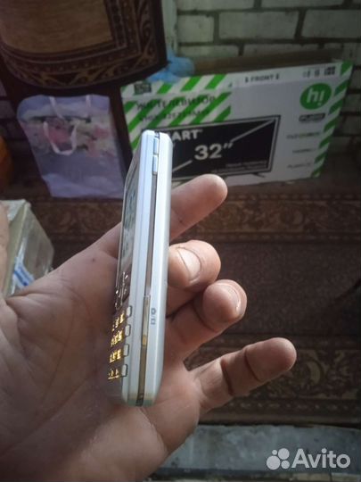 Телефон sony ericsson k770i