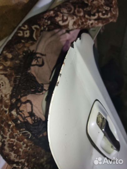 Дверь задняя правая Nissan Laurel 34