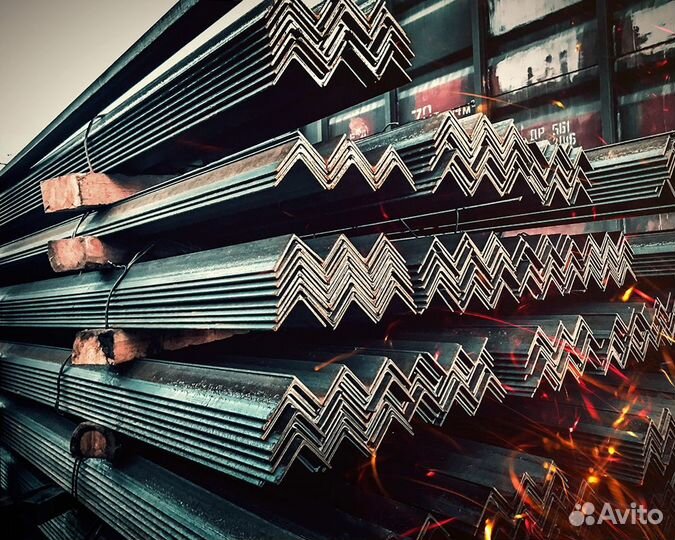 Уголок металлический