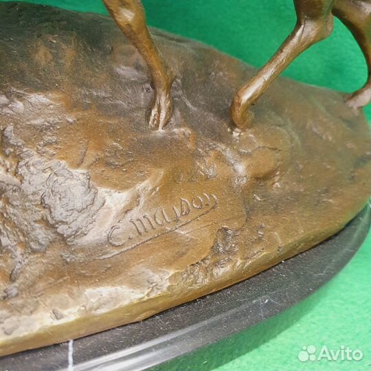 Скульптура бронзовая Схватка оленей