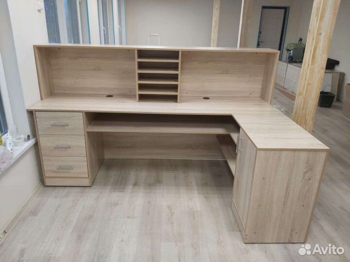 Стойка ресепшн, новая