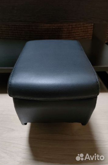 Подлокотник для Nissan Juke