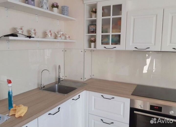 Стеклянный фартук на кухню