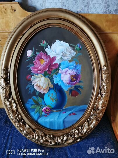 Овальная картина маслом