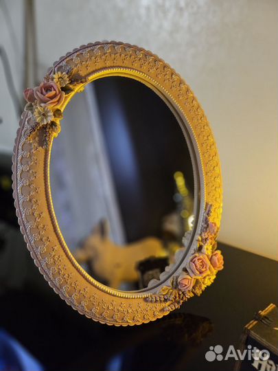 Декоративное зеркало. Украшение интерьера