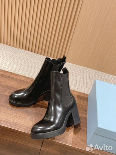 Сапоги Prada