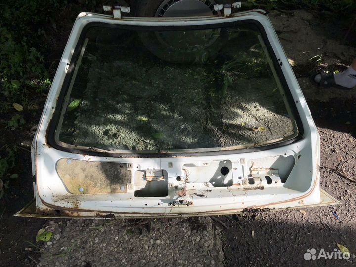 Крышка багажника ford Escort