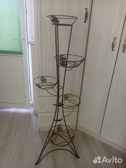 Подставка для цветов кованная