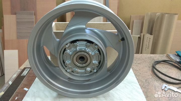 Заднее колесо Suzuki VZ1500 / M90