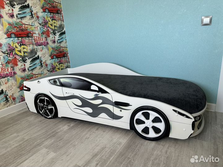 Детская кровать машина с матрасом