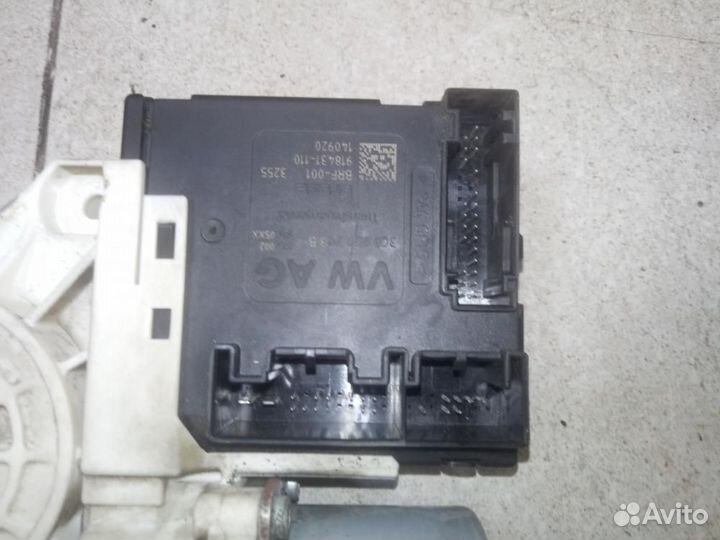 Моторчик стеклоподъемника Volkswagen Jetta 6 5K