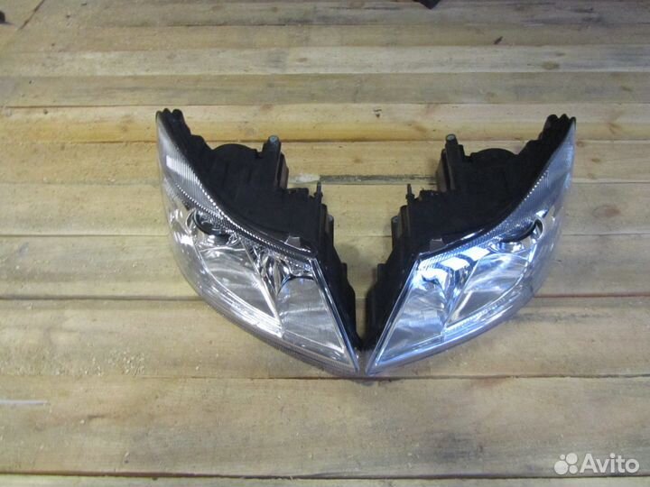 Фара передняя левая правая Шкода Октавия octavia