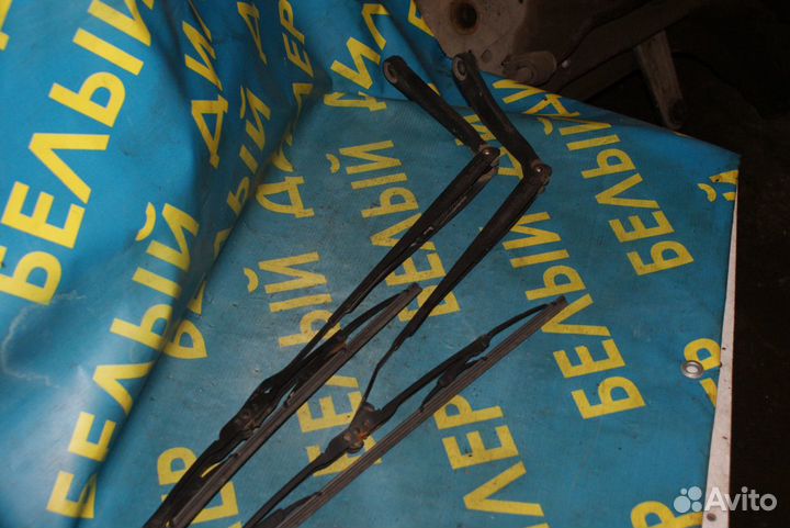 Поводки дворников Nissan Cube