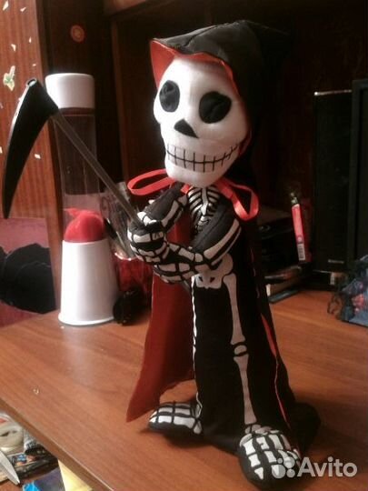 Смерть с косой,скелет