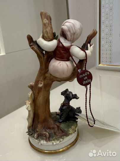 Статуэтка Девочка на дереве. La Medea Италия