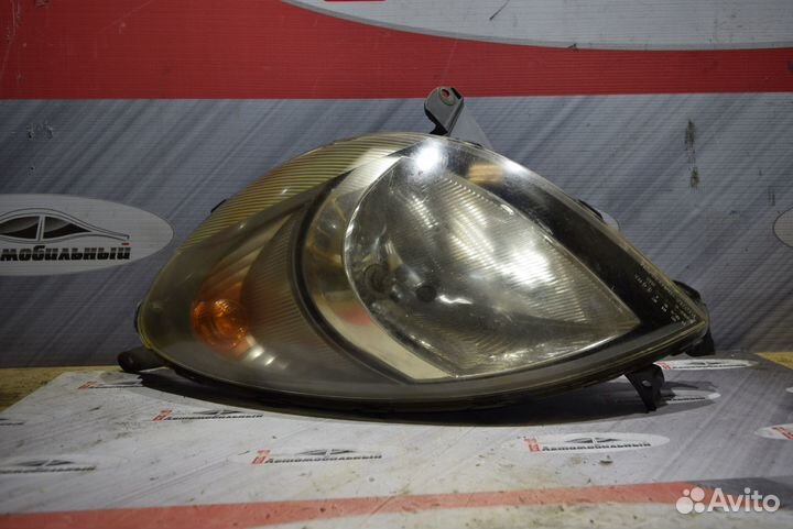 Фара лево c Toyota Funcargo NCP20 2NZ-FE