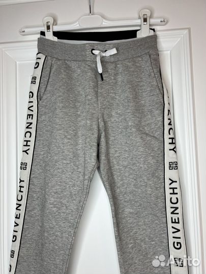 Футболка и спортивные штаны Givenchy