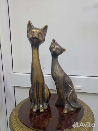 Кошки бронзовые большие.винтаж