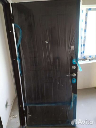 Дверь входная от застройщика