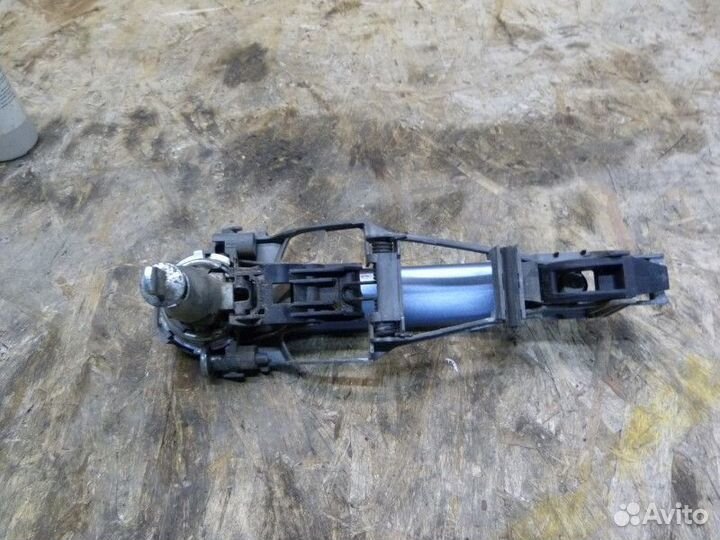 Ручка наружная двери передней левая Skoda Octavia