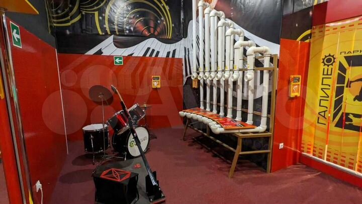 Продам торговое помещение, 555 м²