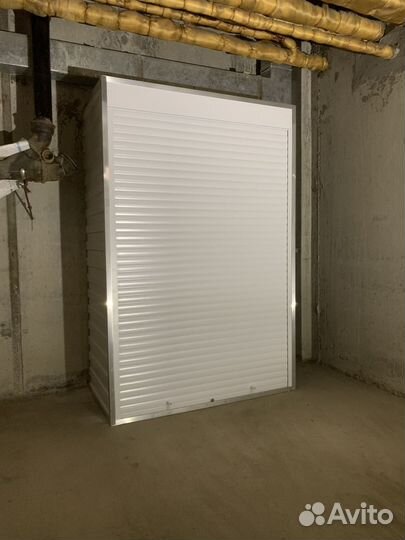 Роллетный шкаф - кладовка в парковку