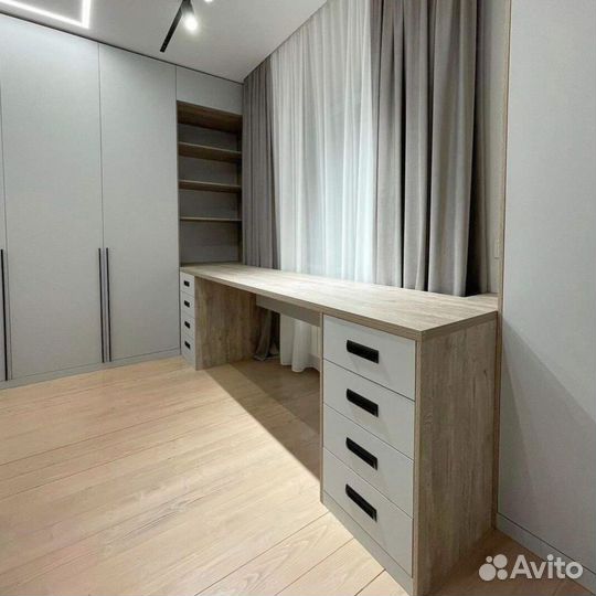 Рабочий стол угловой